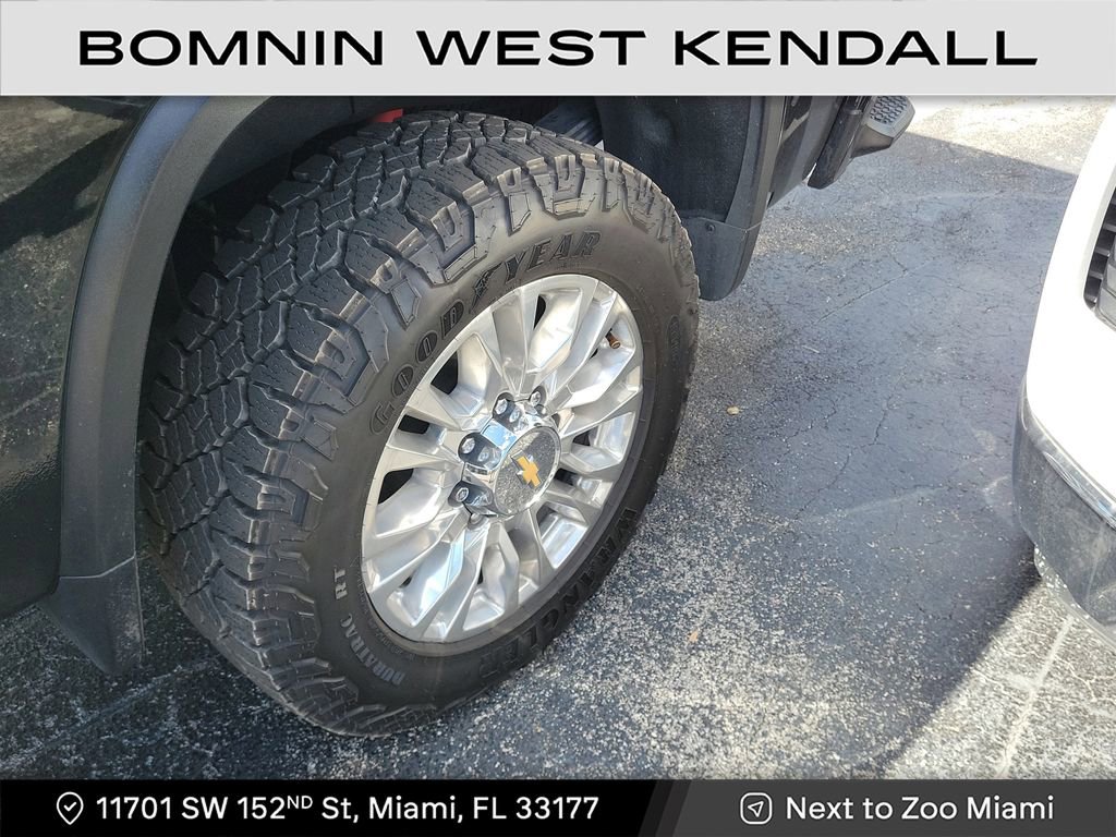 Used 2022 Chevrolet Silverado 2500 High Country w/ Z71 Off-Road Package image 10