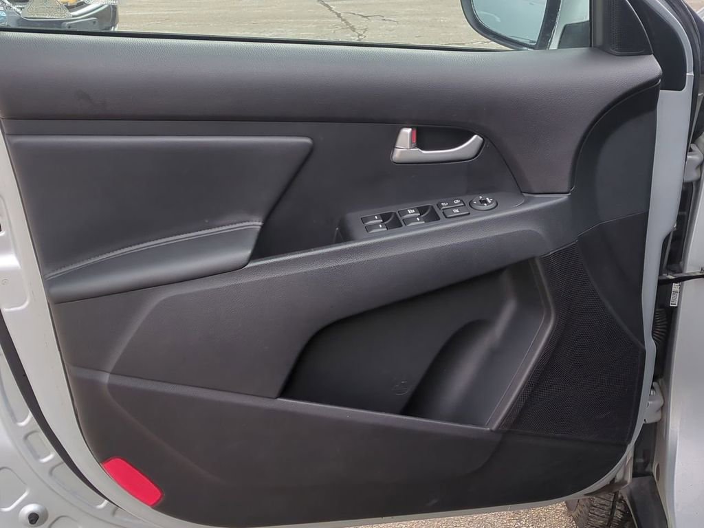 Used 2014 Kia Sportage LX image 11