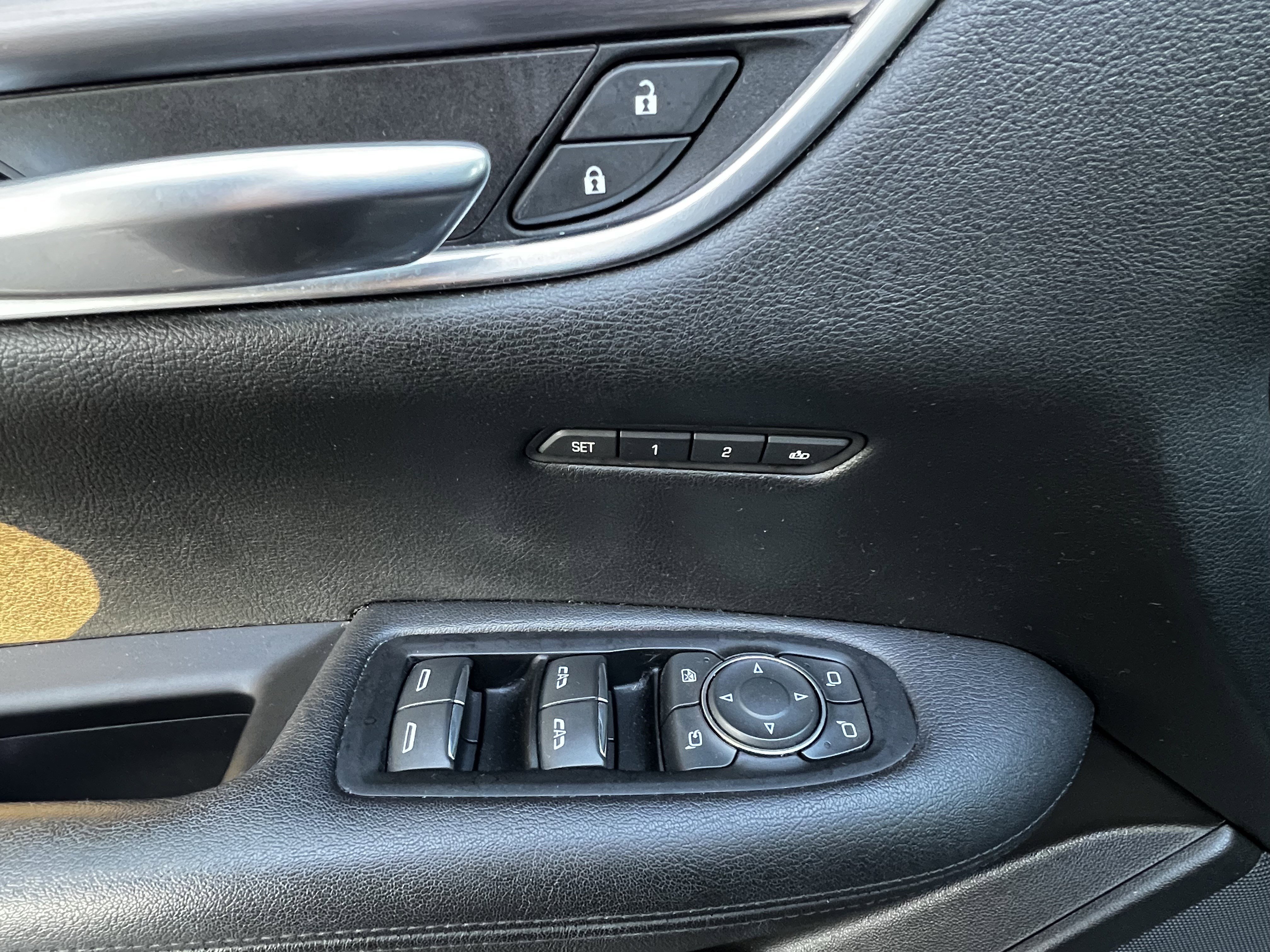 Used 2017 Cadillac XT5 Luxury image 14