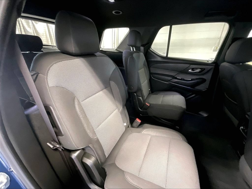Used 2023 Chevrolet Traverse LT AWD/4WD image 16