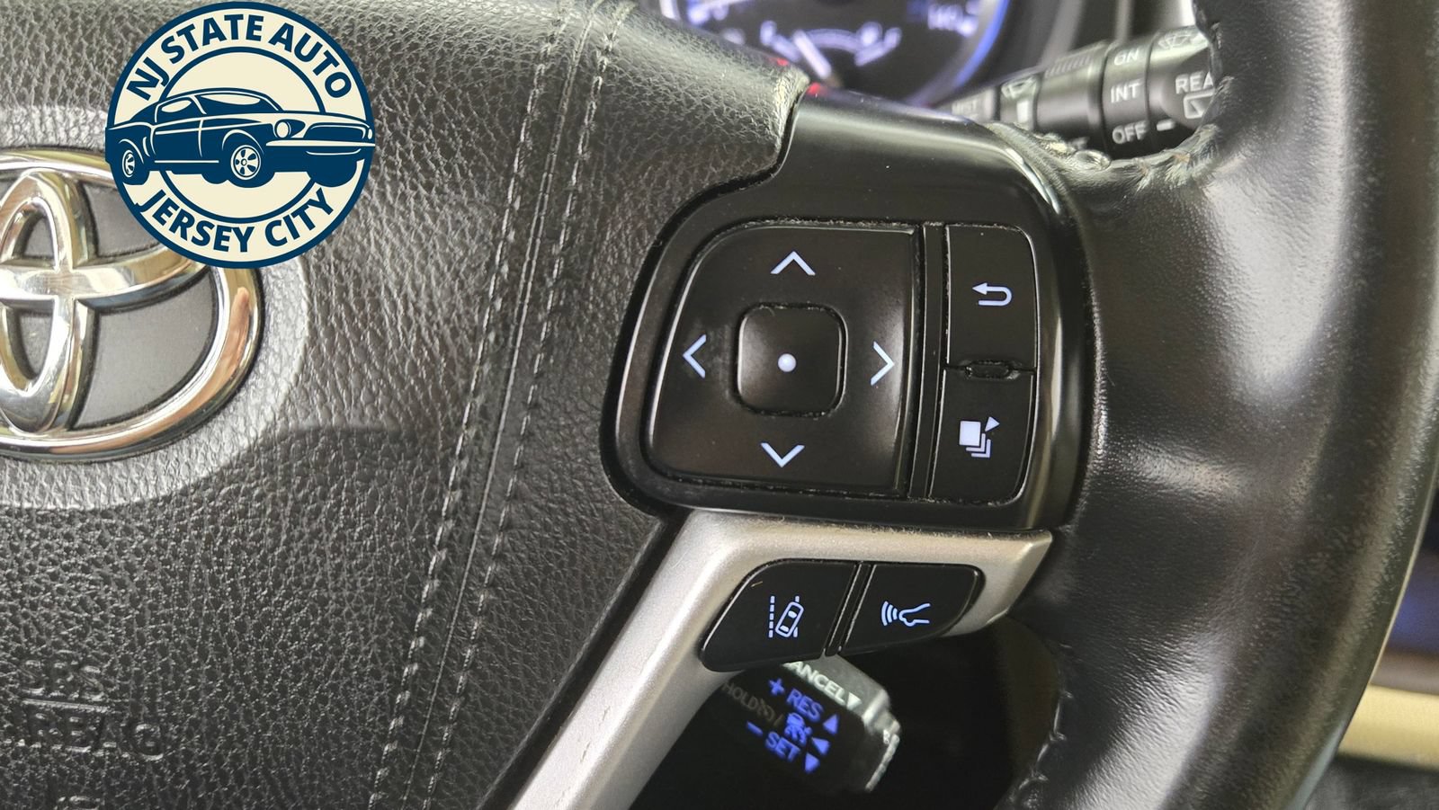 Used 2017 Toyota Highlander Limited w/ Protection Package #3 AWD/4WD image 13