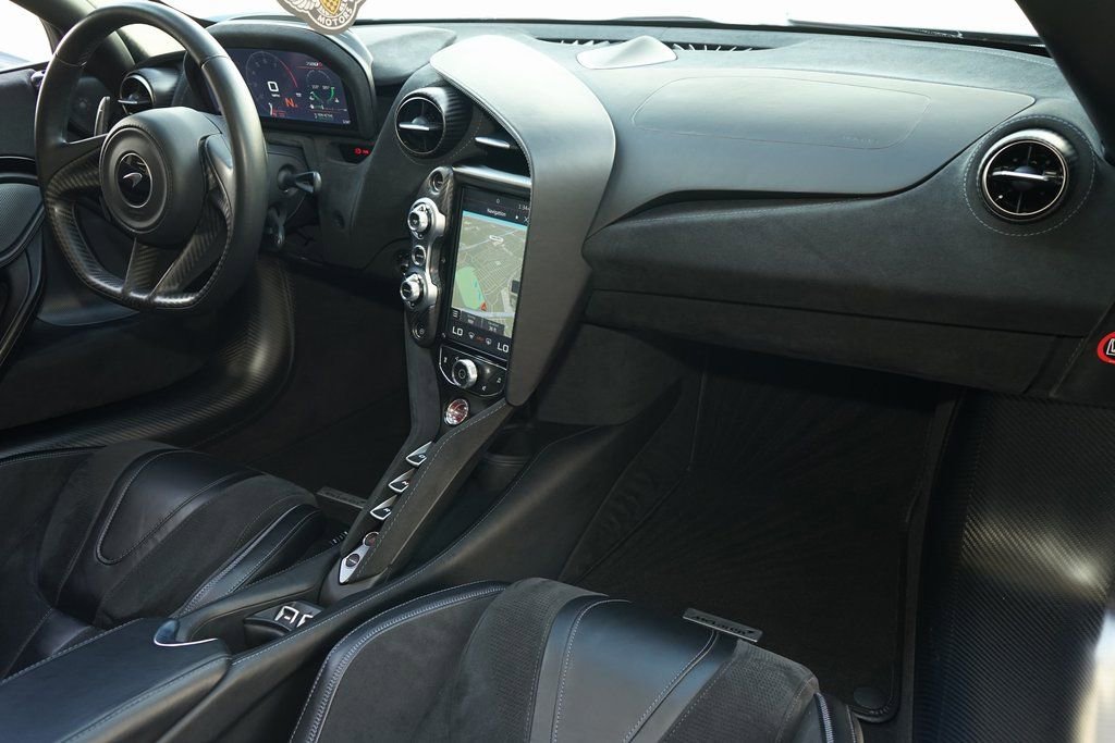 Used 2020 McLaren 720S Spider image 18