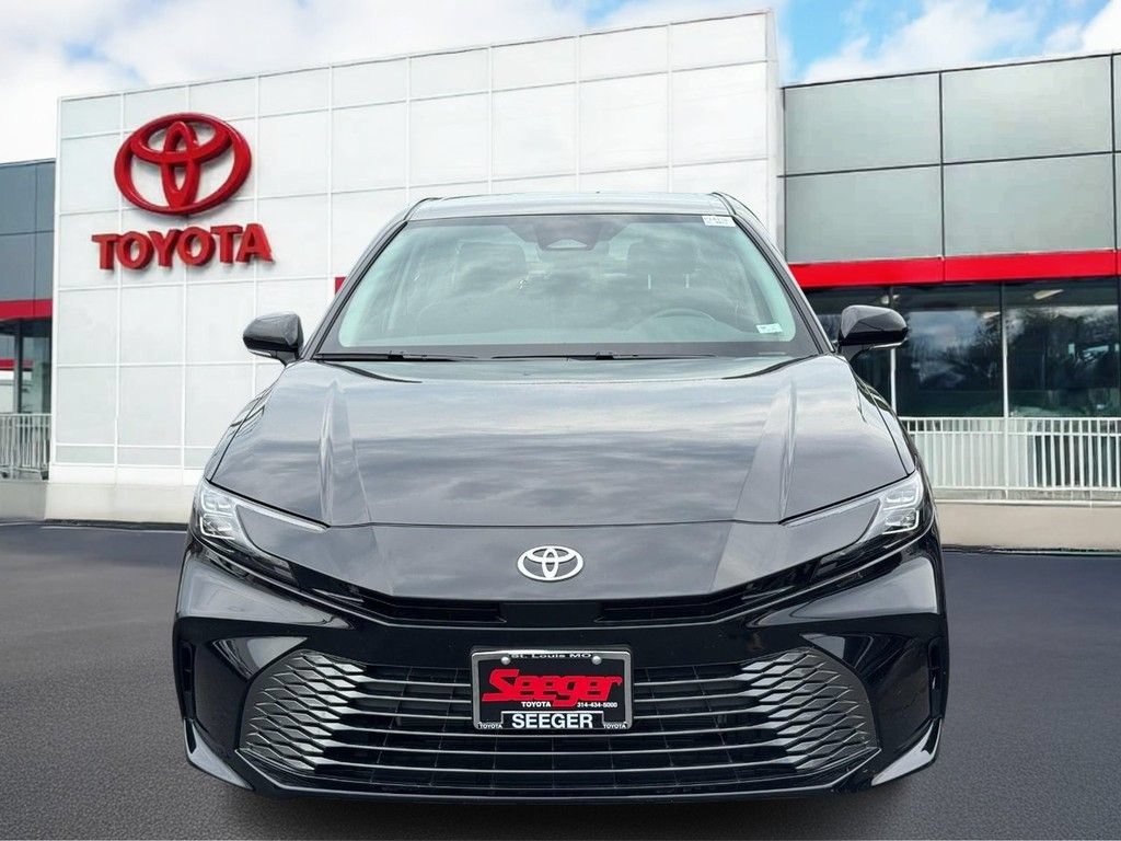 Used 2026 Toyota Camry XLE FWD image 13