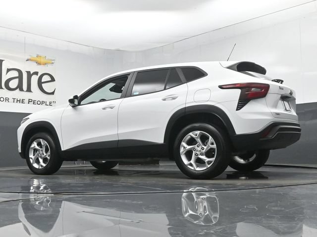 Used 2024 Chevrolet Trax LS w/ LS Convenience Package FWD image 59