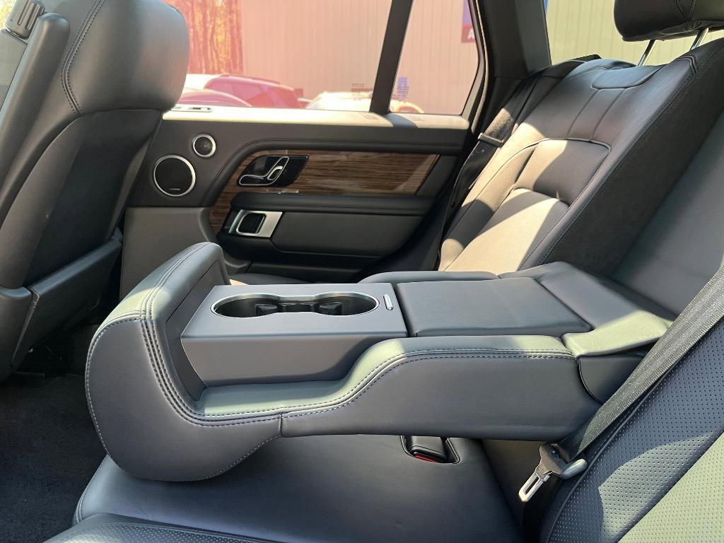Used 2018 Land Rover Range Rover Supercharged image 25