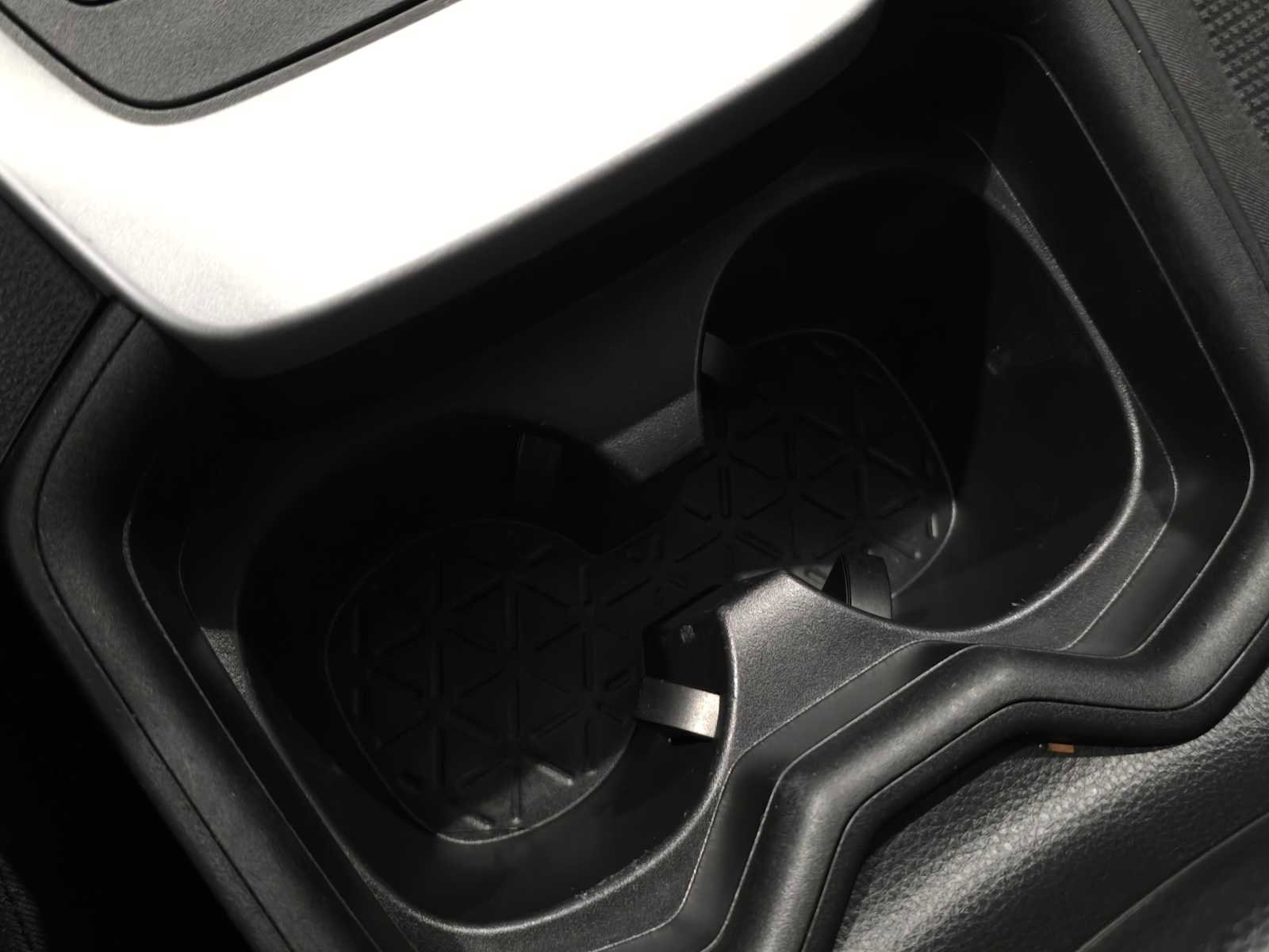 Used 2019 Toyota RAV4 LE image 34