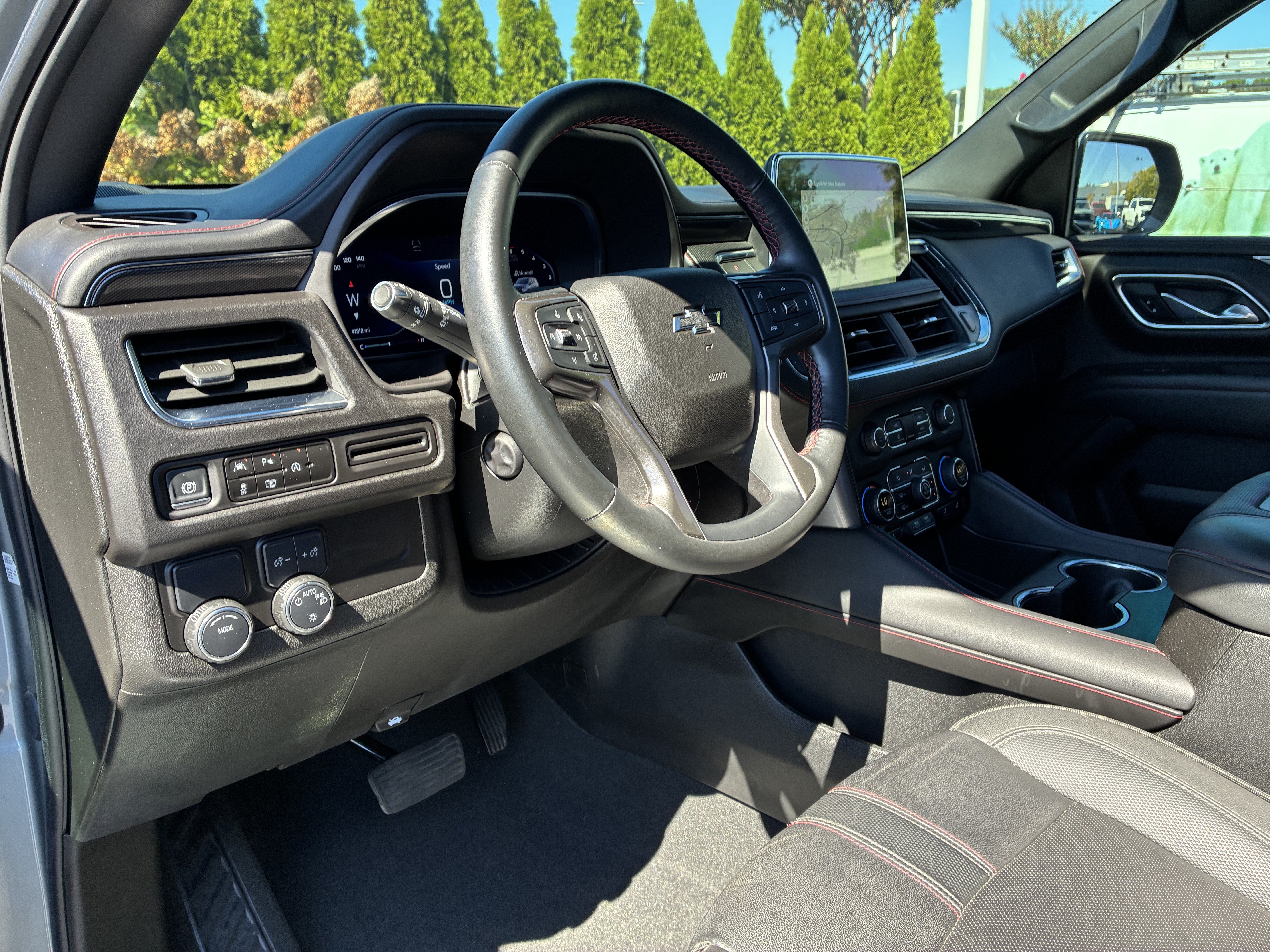 Used 2024 Chevrolet Suburban RST w/ Luxury Package RWD image 23