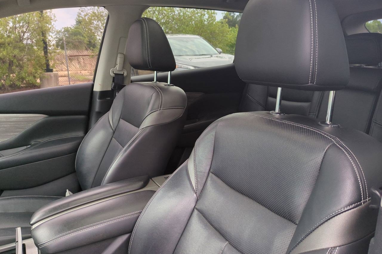 Used 2015 Nissan Murano Platinum w/ Platinum Technology Package AWD/4WD image 16