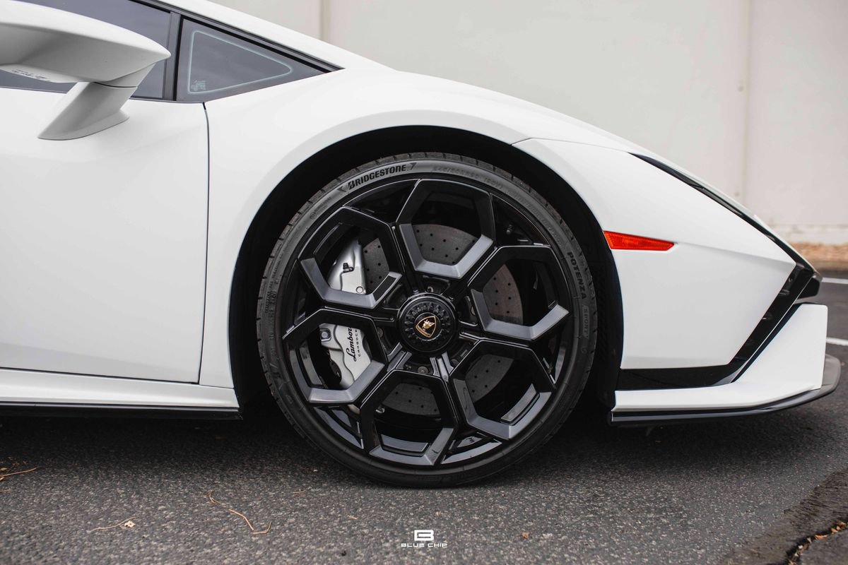 Used 2024 Lamborghini Huracan Tecnica image 16