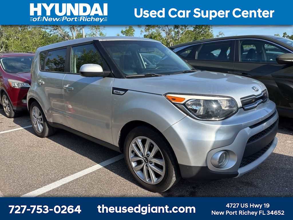 Used 2019 Kia Soul + image 4