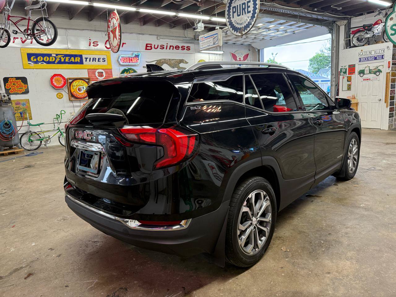 Used 2018 GMC Terrain SLT w/ Preferred Package FWD image 5