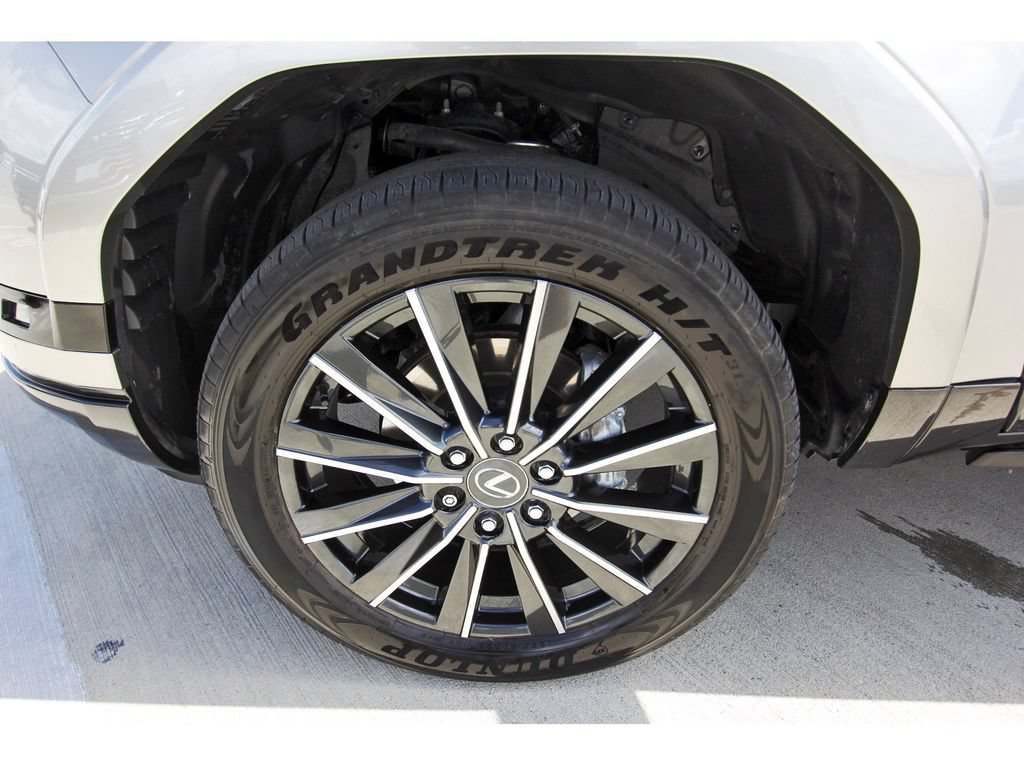 Used 2025 Lexus GX 550 w/ Accessory Package (2T) AWD/4WD image 33