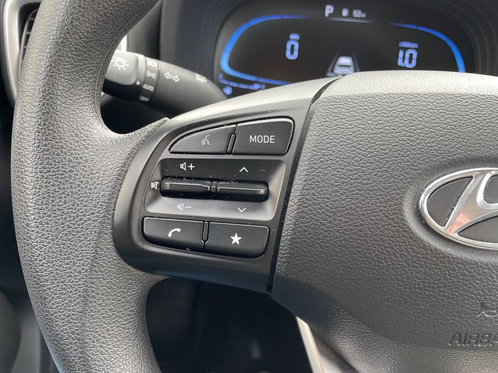 Used 2023 Hyundai Venue SE image 22