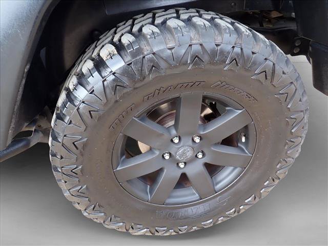 Used 2016 Jeep Wrangler Unlimited Rubicon w/ Connectivity Group AWD/4WD image 7