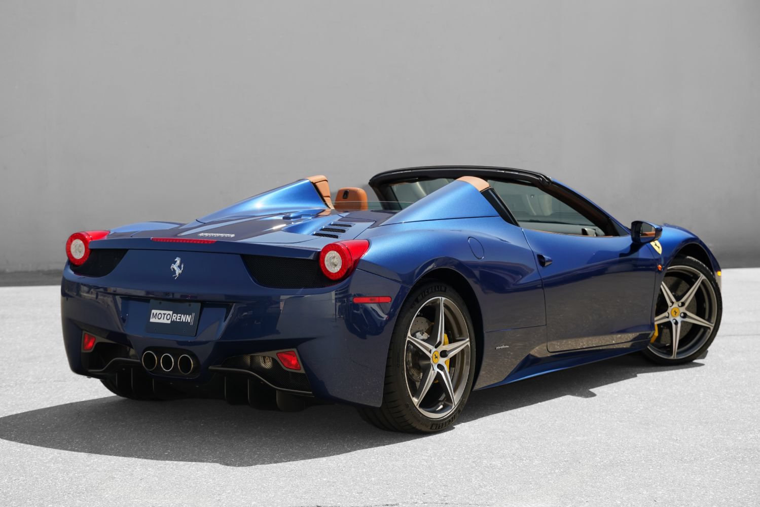 Used 2015 Ferrari 458 Spider RWD image 3