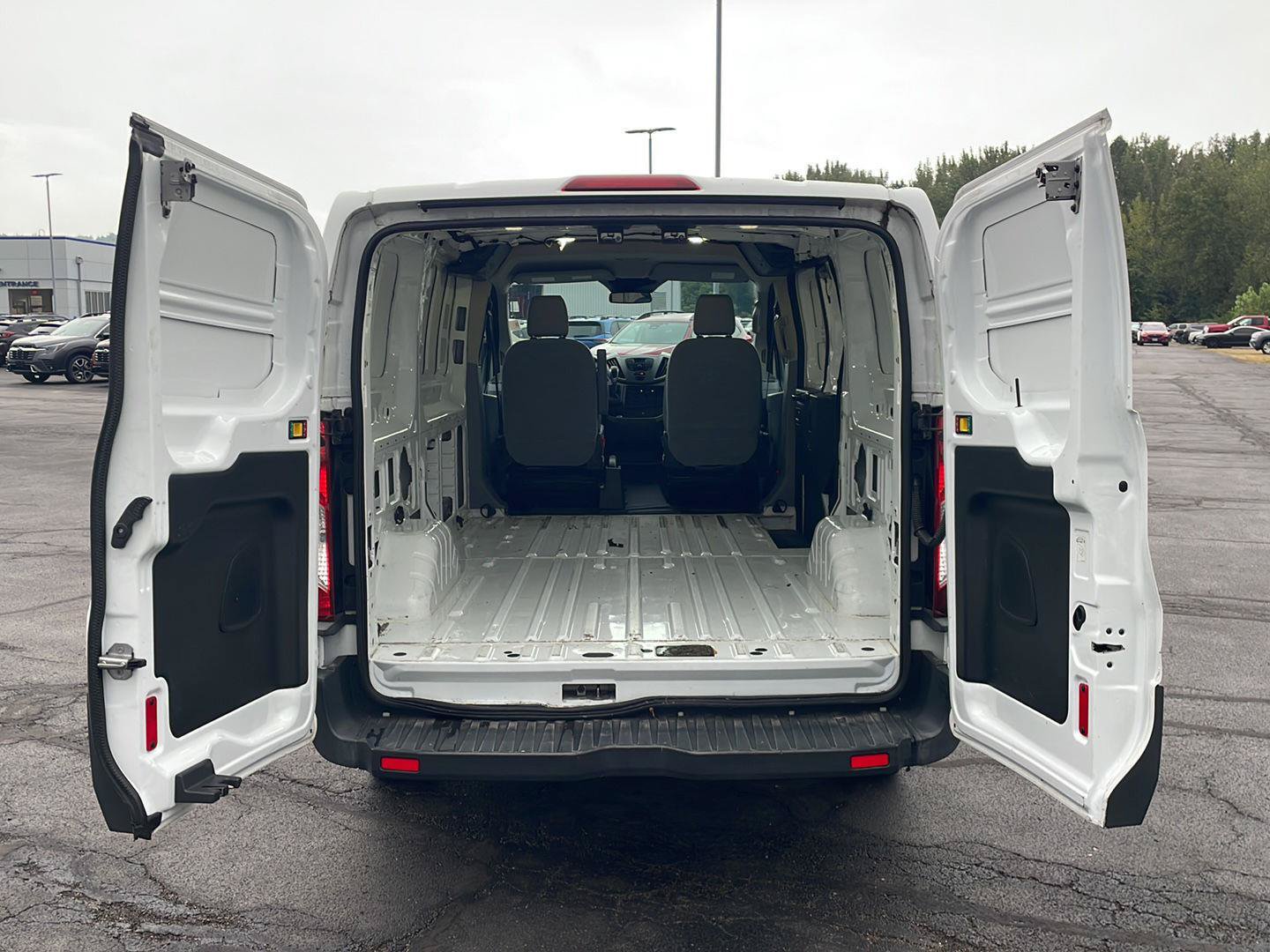 Used 2017 Ford Transit 150 130 Low Roof RWD image 27