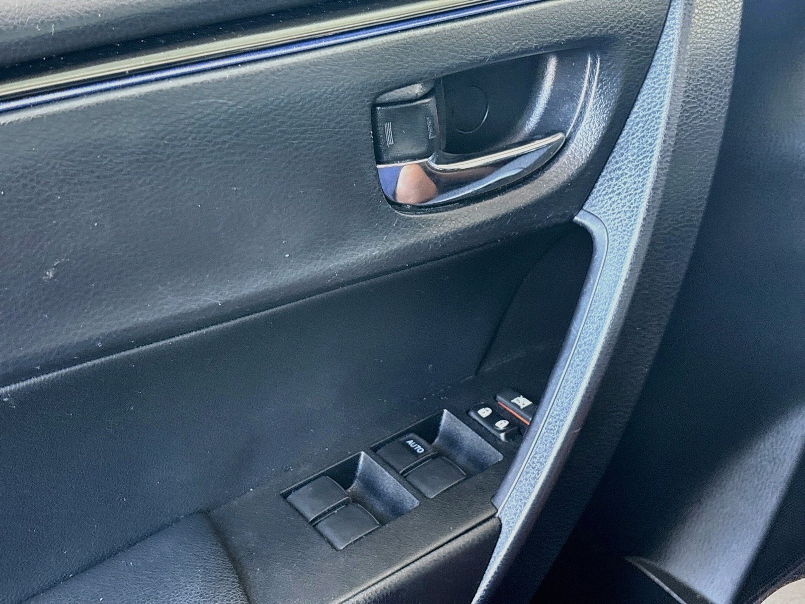Used 2019 Toyota Corolla SE FWD image 13