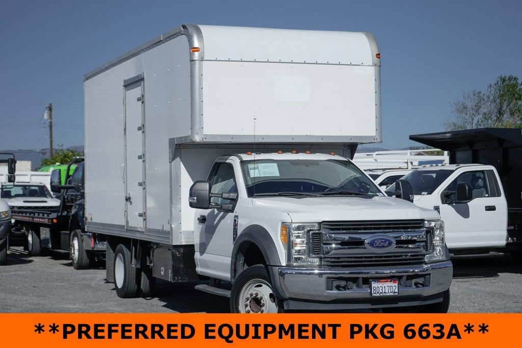 Used 2017 Ford F550 2WD Regular Cab Super Duty image 2