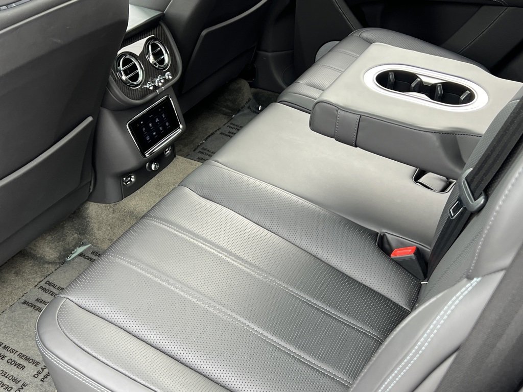 Used 2022 Bentley Bentayga V8 image 22