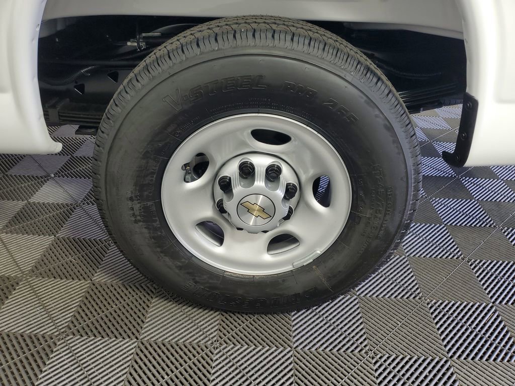 New 2026 Chevrolet Express 3500 Extended RWD image 14