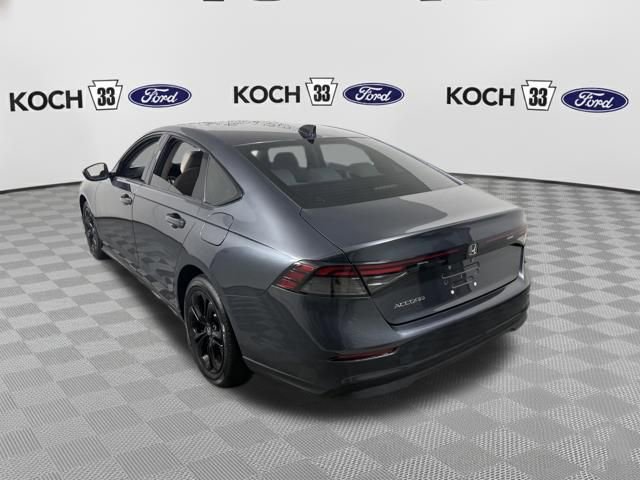 Used 2025 Honda Accord SE image 6