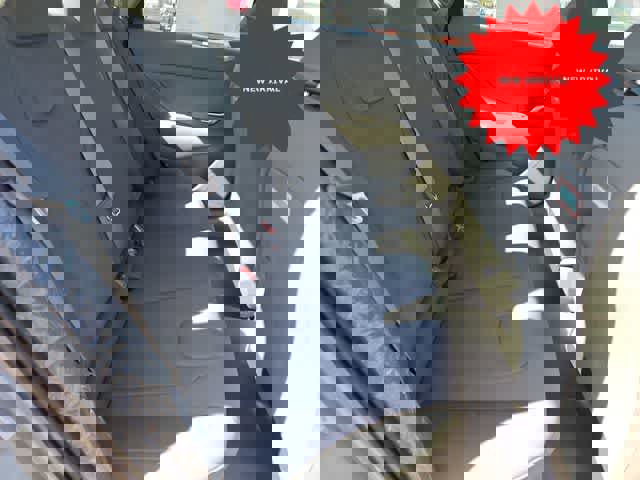 Used 2025 Hyundai Elantra SE image 12