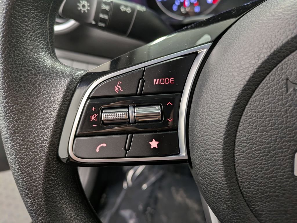 Used 2023 Kia Forte LXS image 17