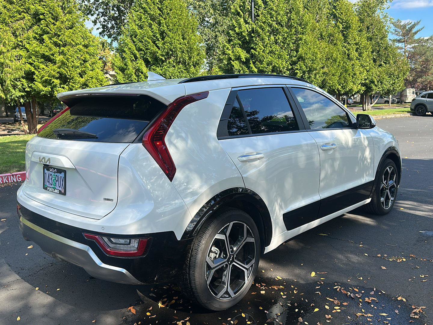 Used 2024 Kia Niro SX Touring FWD image 4