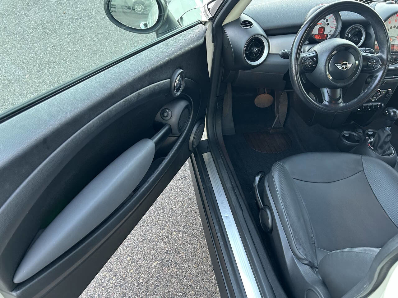 Used 2011 MINI Cooper Hardtop image 19