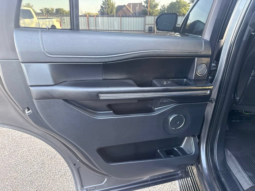 Used 2019 Ford Expedition XLT w/ Equipment Group 202A RWD image 28
