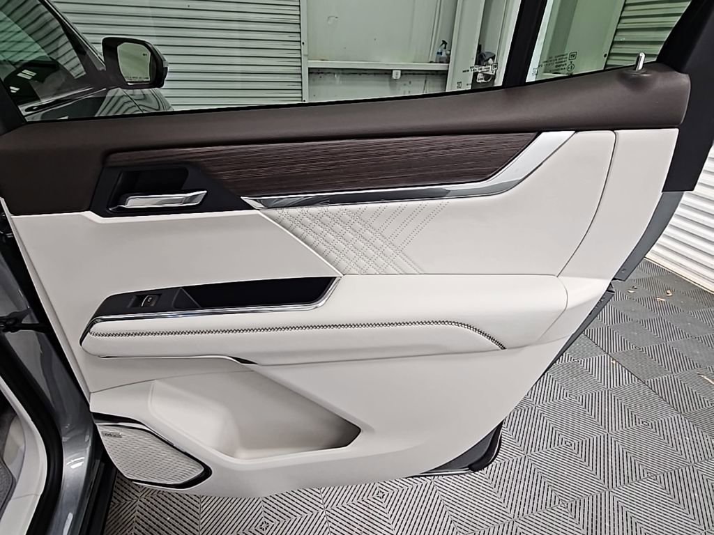 New 2026 GMC Acadia Denali w/ Super Cruise Package image 40