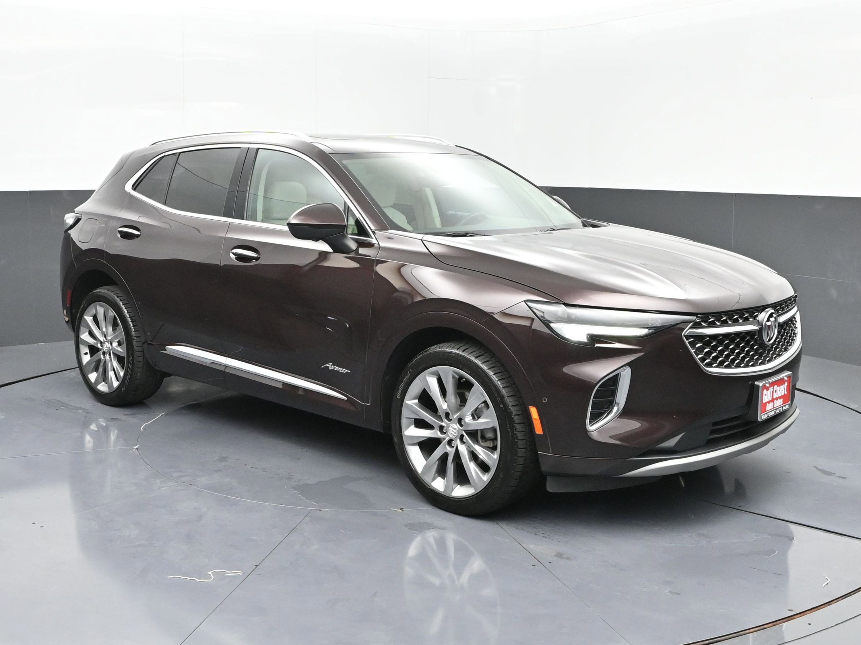 Used 2023 Buick Envision Avenir image 2