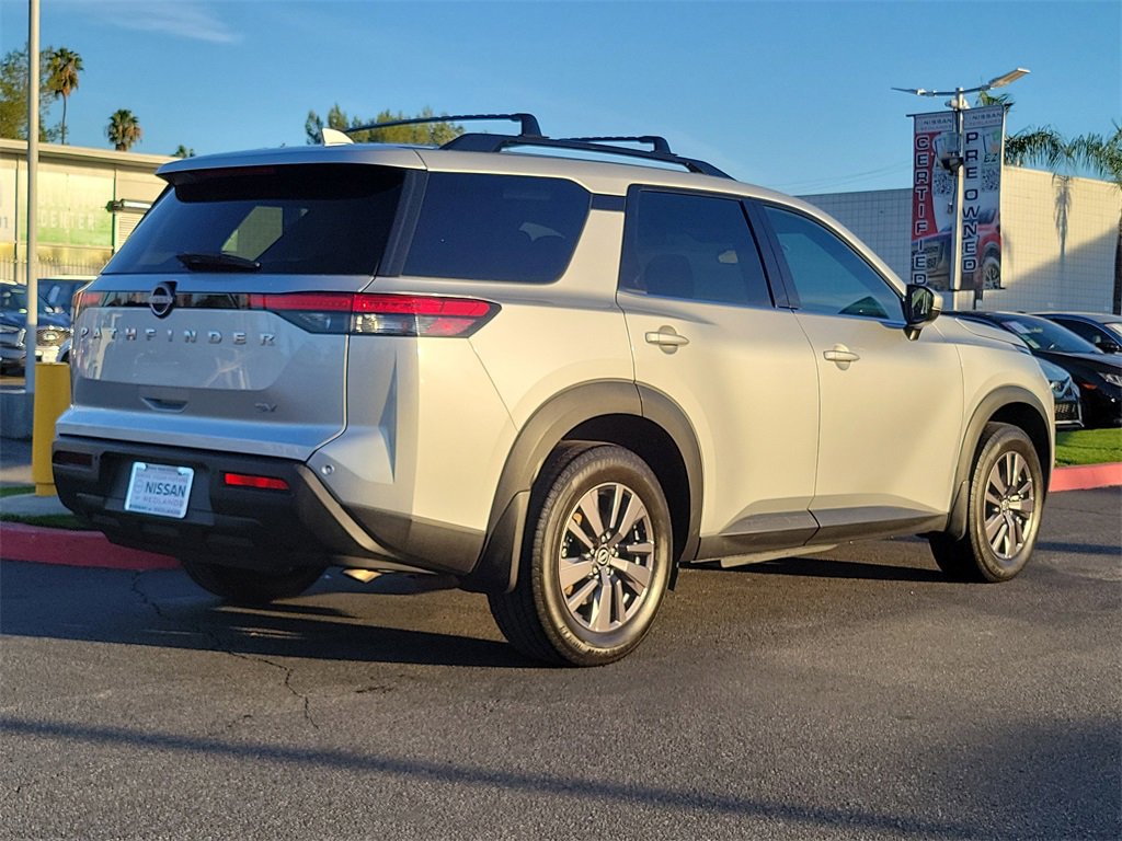 Used 2022 Nissan Pathfinder SV image 30