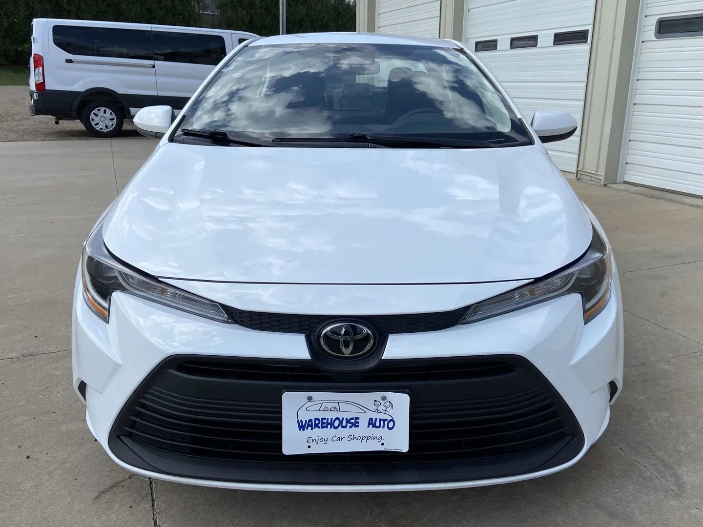 Used 2023 Toyota Corolla LE FWD image 3