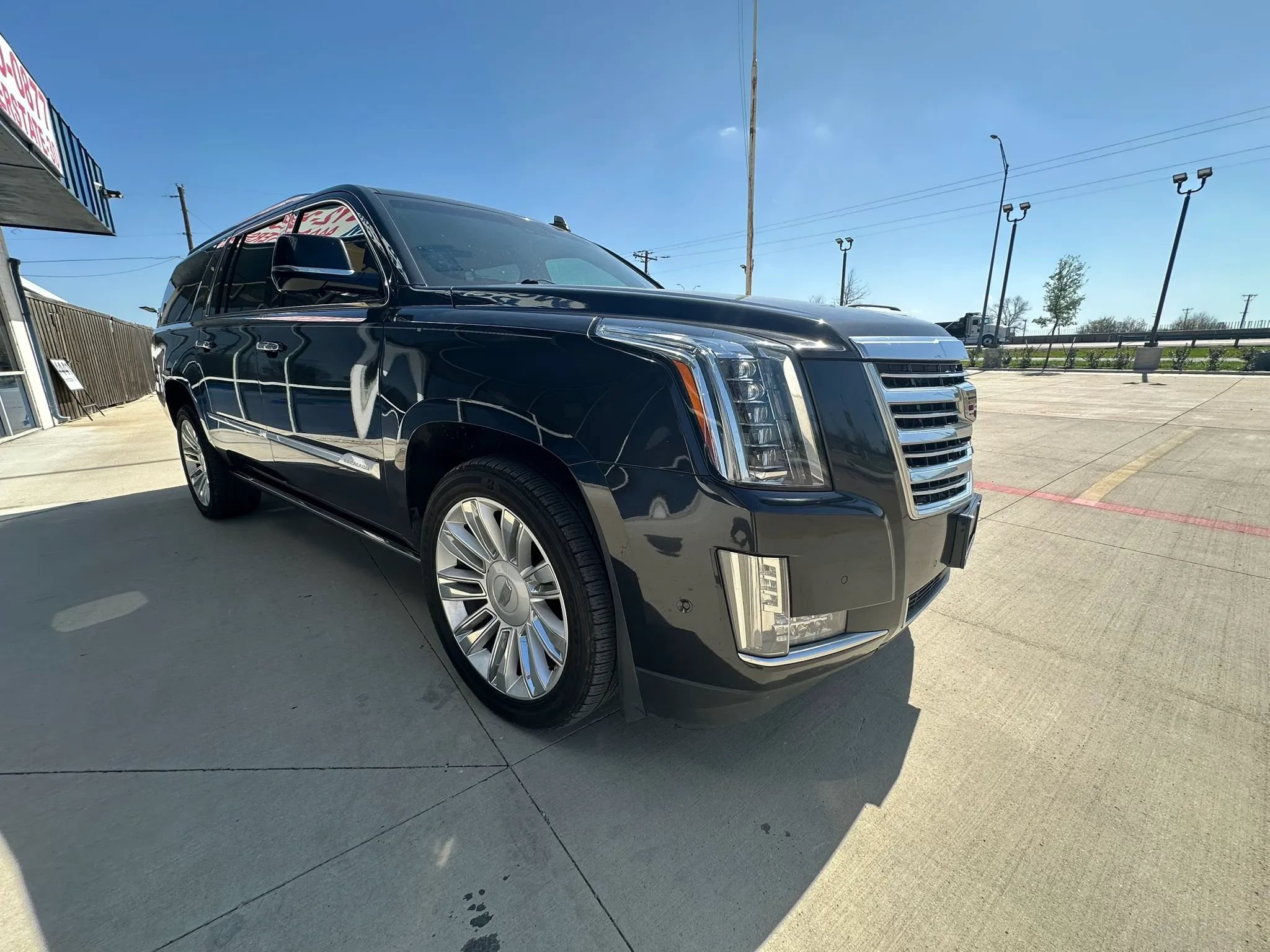 Used 2019 Cadillac Escalade ESV Platinum AWD/4WD image 7
