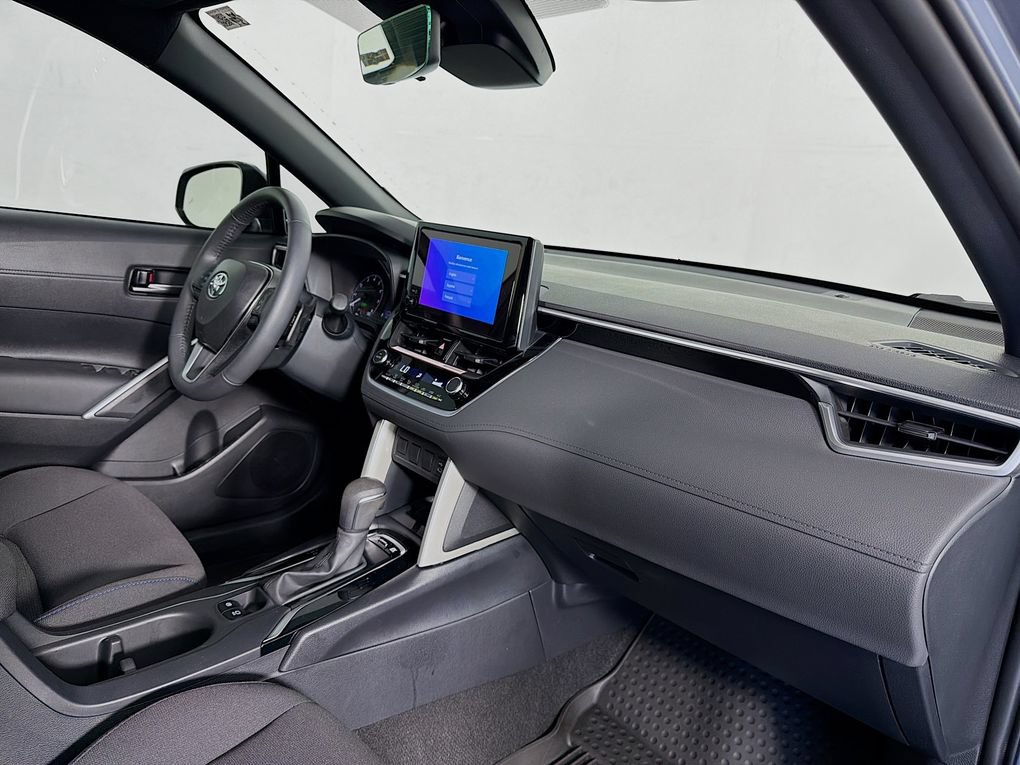 Used 2024 Toyota Corolla Cross AWD Hybrid image 31