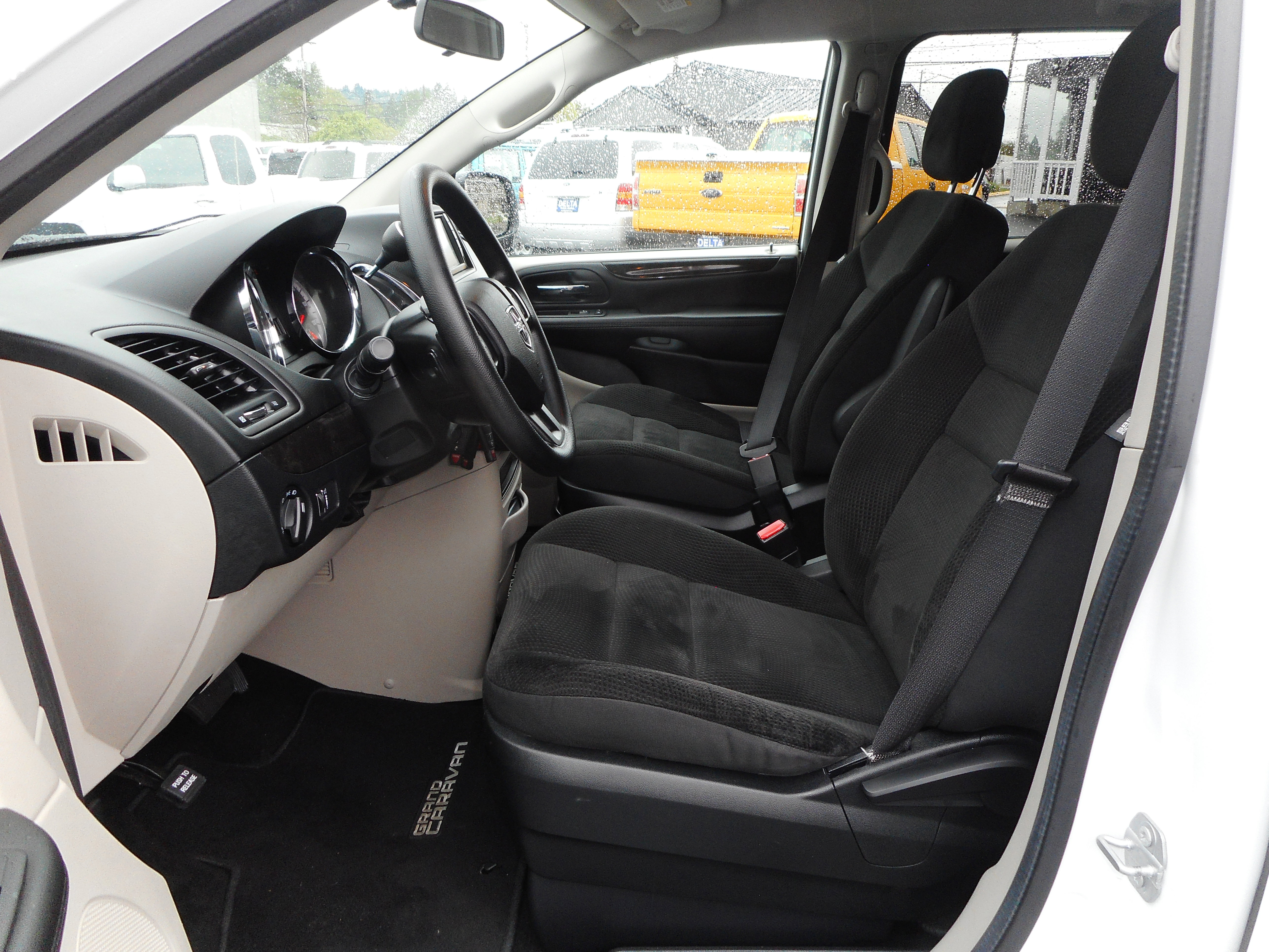 Used 2017 Dodge Grand Caravan SE w/ Power Window Group FWD image 13