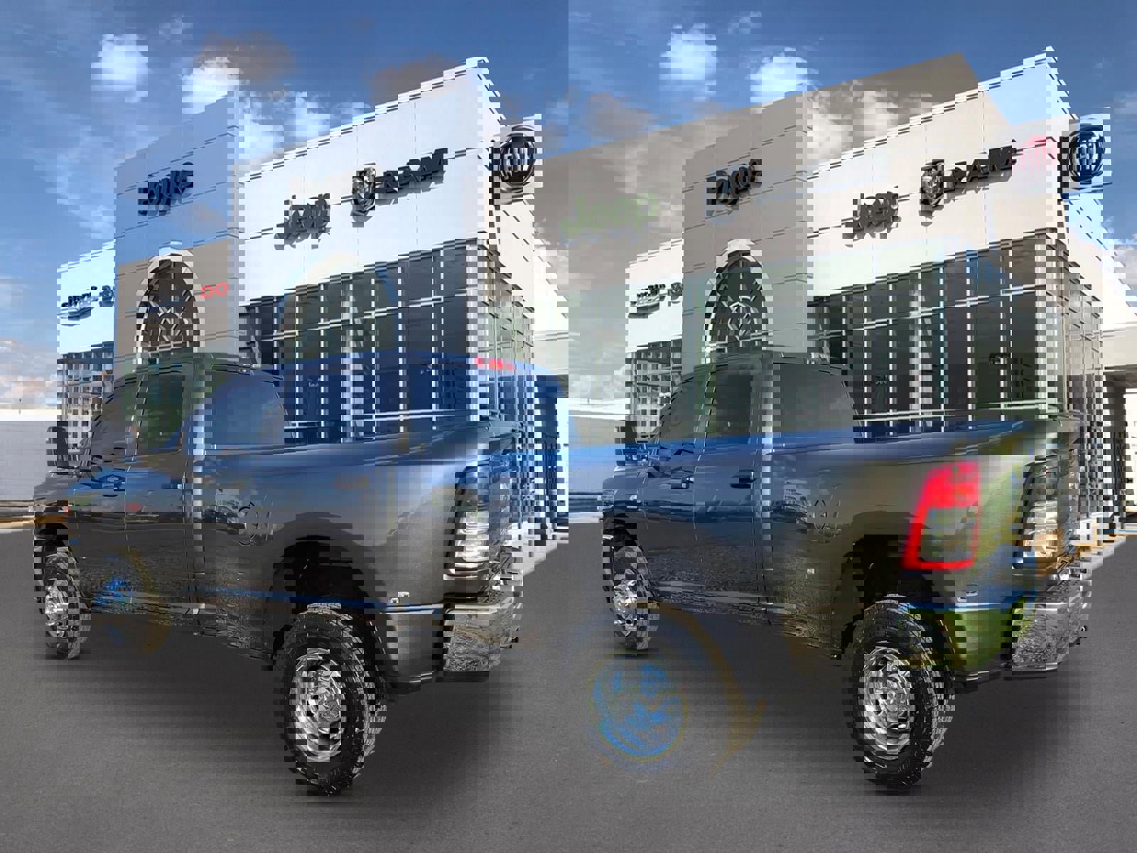 Used 2024 RAM 3500 Tradesman w/ Chrome Appearance Group image 3