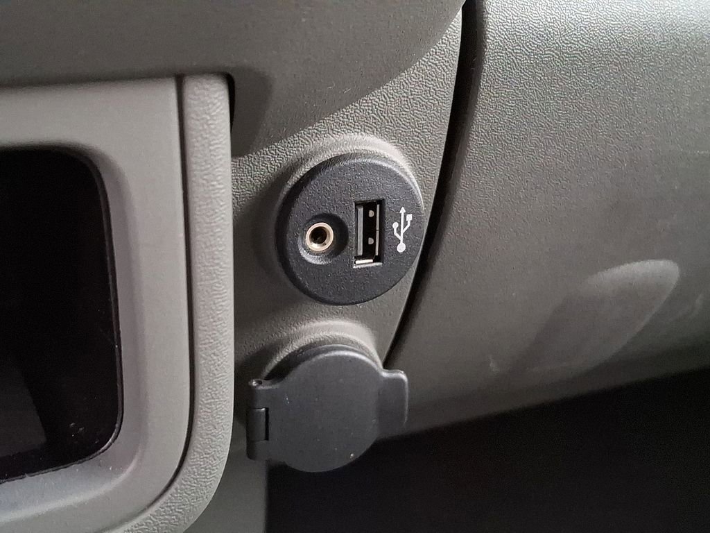 Used 2018 Nissan Frontier SV image 19