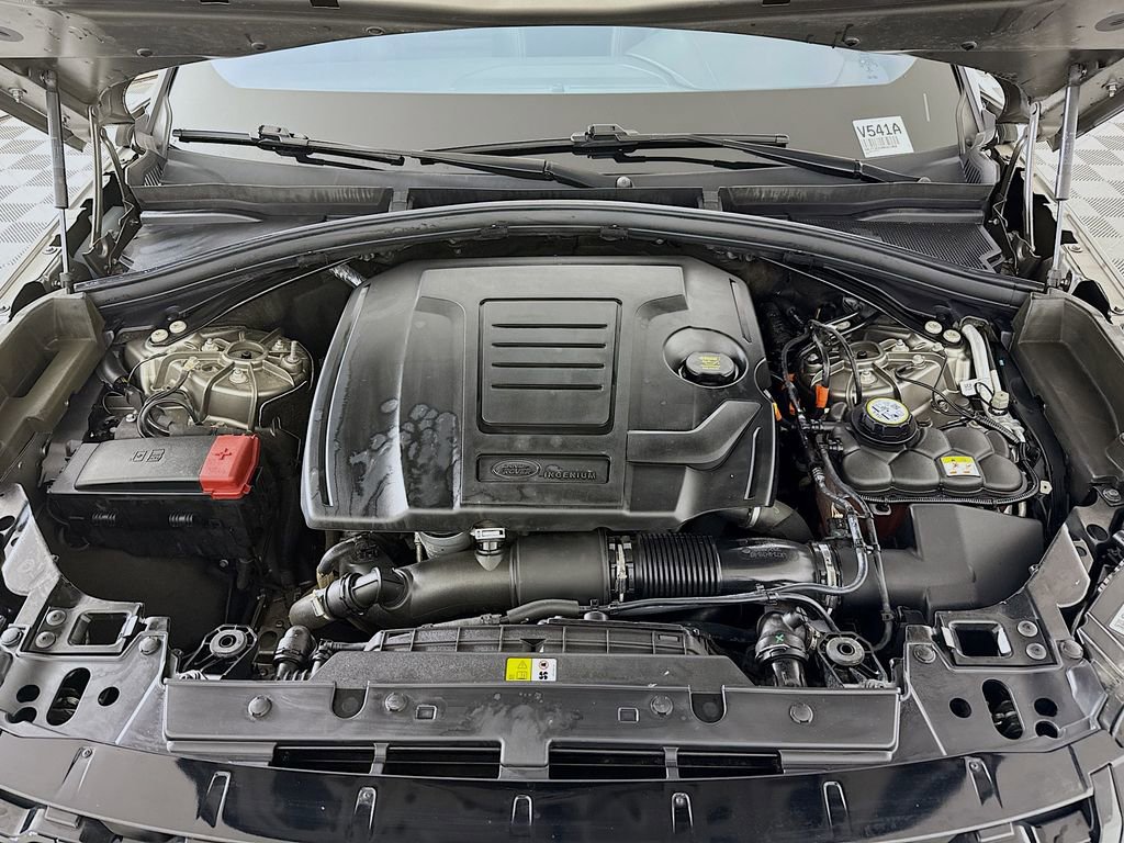 Used 2021 Land Rover Range Rover Velar R-Dynamic S image 32