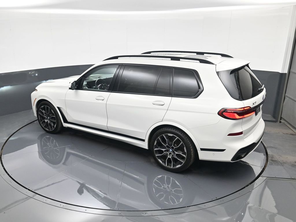 Used 2024 BMW X7 xDrive40i w/ Executive Package image 19