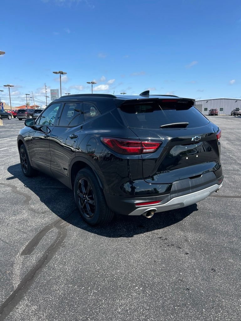 Used 2024 Chevrolet Blazer LT w/ Midnight/Sport Edition FWD image 12