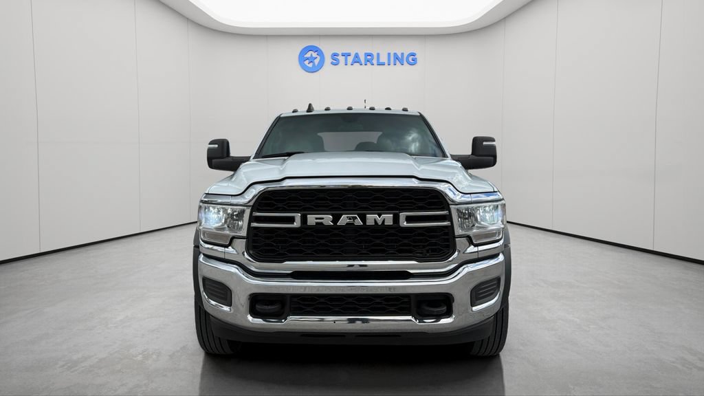 Used 2024 RAM 5500 Tradesman w/ Chrome Appearance Group AWD/4WD image 15