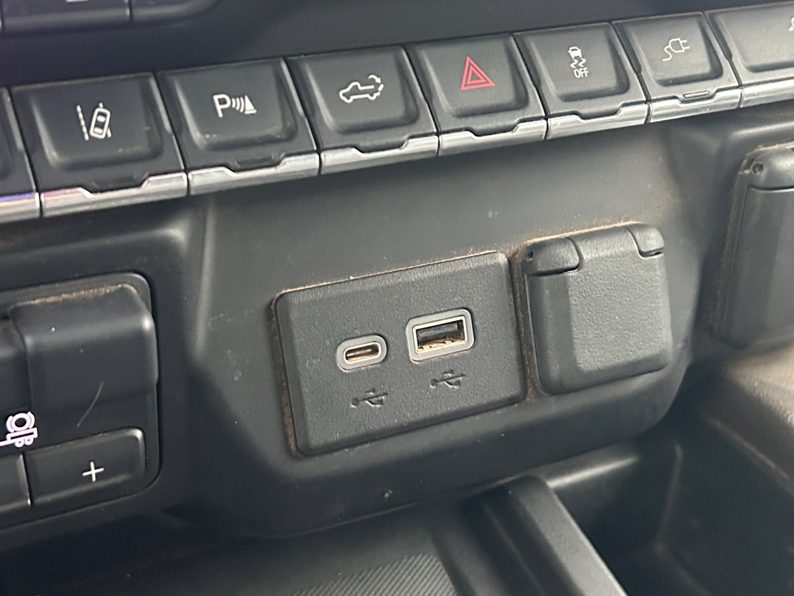 Used 2021 GMC Sierra 3500 Denali w/ Technology Package image 20