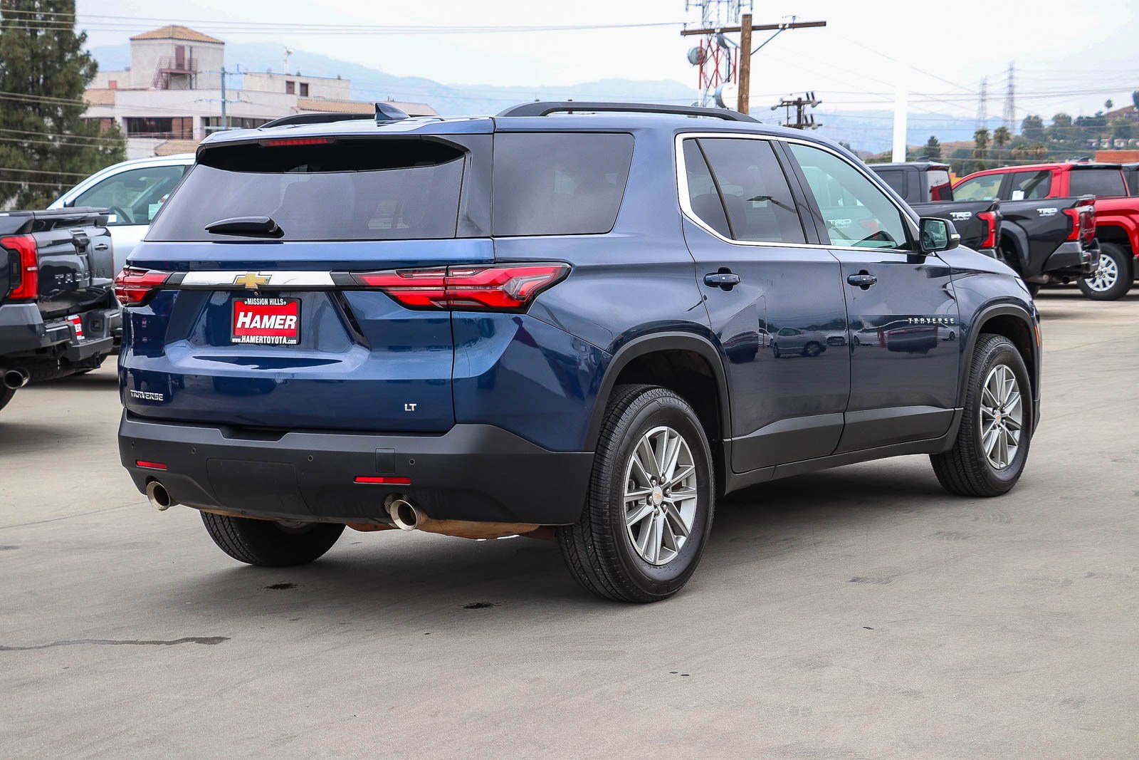 Used 2023 Chevrolet Traverse LT FWD image 7