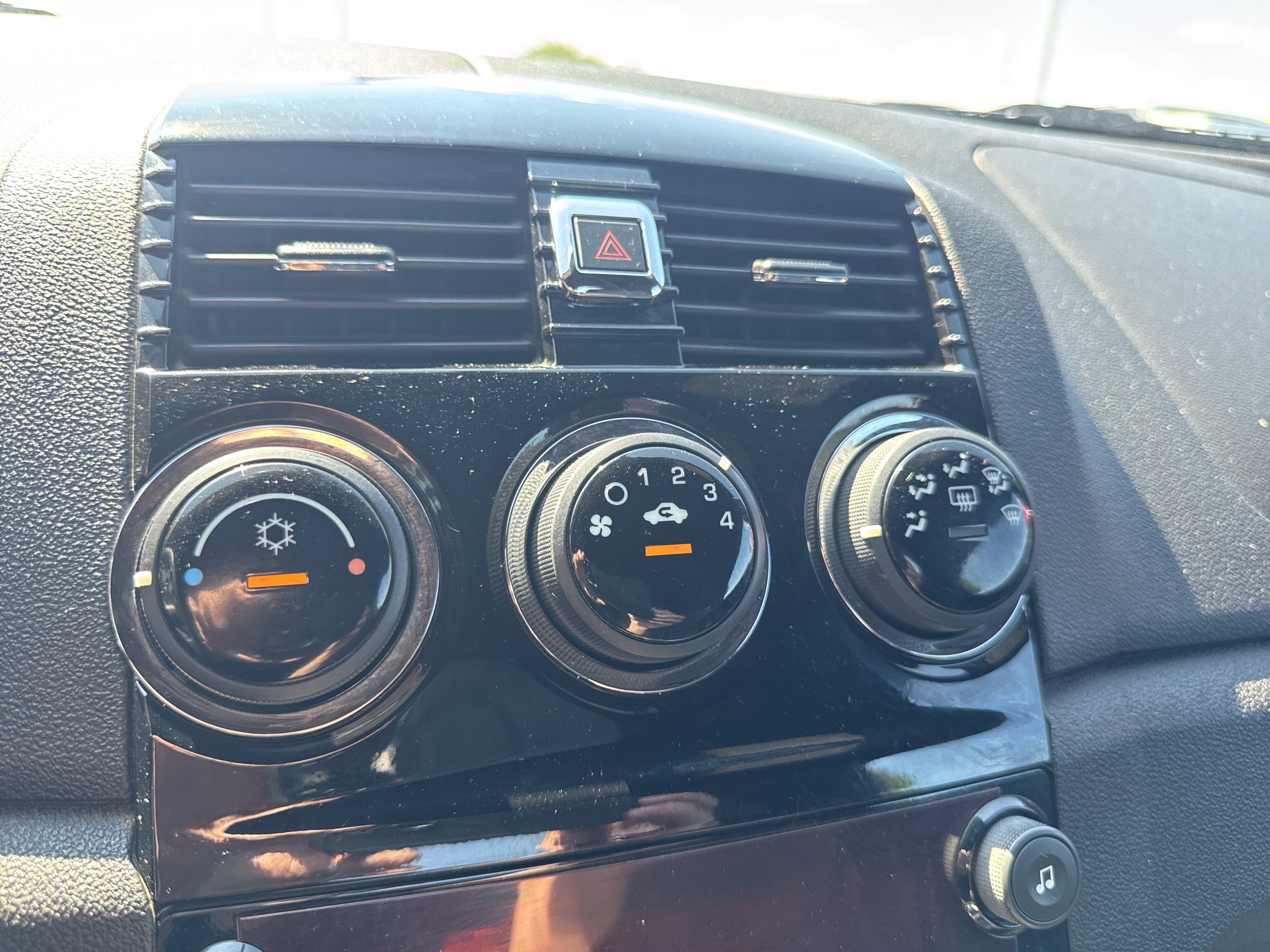 Used 2007 Saturn Sky w/ Premium Trim Pkg image 24