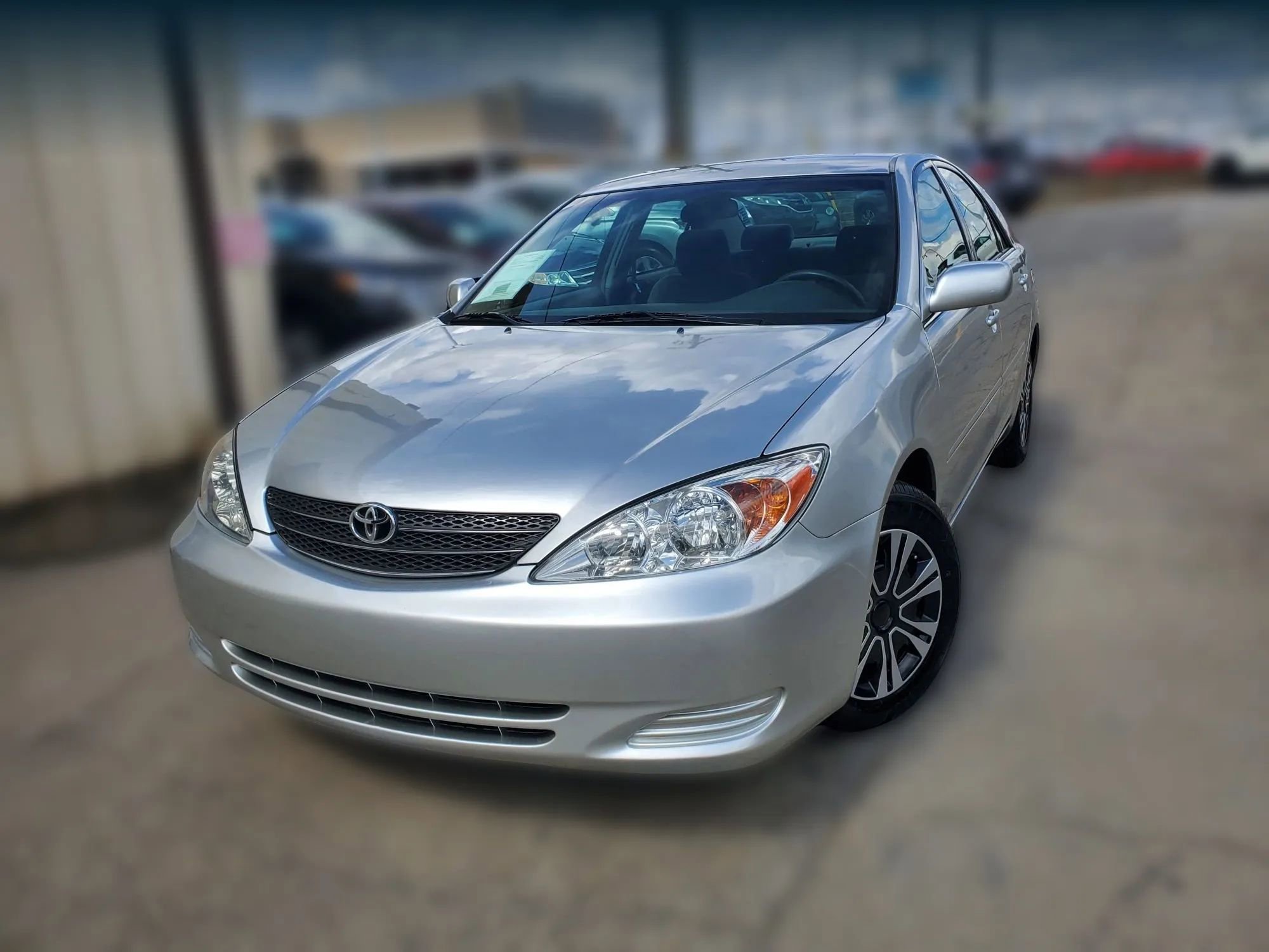 Used 2004 Toyota Camry LE image 2