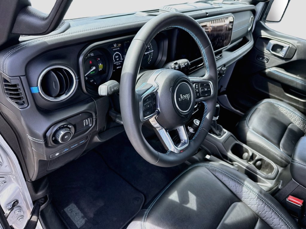 Used 2024 Jeep Wrangler High Altitude AWD/4WD image 10