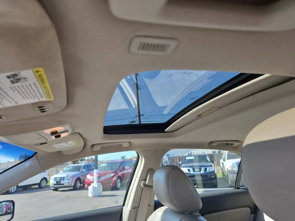 Used 2011 Ford Fusion Hybrid w/ 502A Rapid Spec Order Code FWD image 31