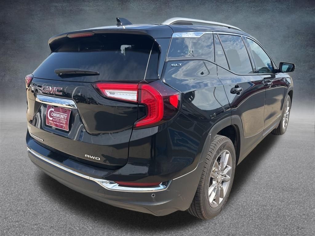 Used 2022 GMC Terrain SLT w/ Infotainment Package II image 3